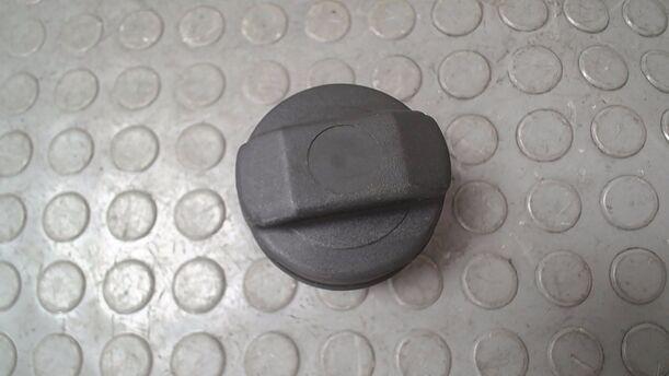 Foto: TANKDECKEL/ TANKVERSCHLUSS eines VW Passat Variant 1.8 GL