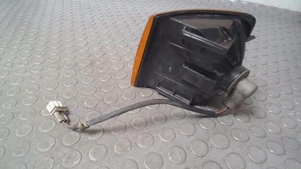 Foto: BLINKER RECHTS ( HELLA ) eines VW Passat Variant 1.8 GL
