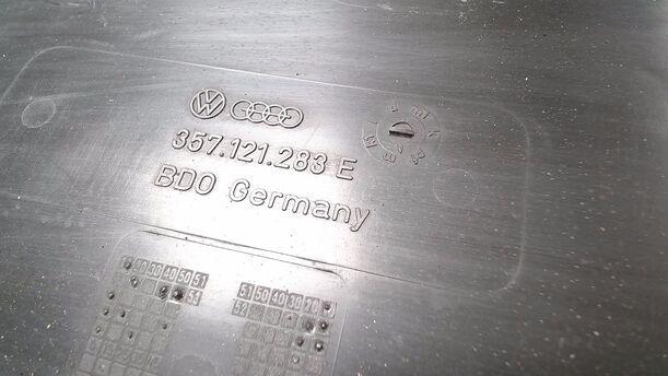 Foto: KÜHLERVERKLEIDUNG/ LUFTFÜHRUNG KÜHLER eines VW Passat Variant 1.8 GL