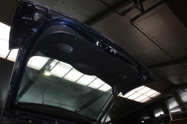 Foto: HECKKLAPPE / HECKDECKEL eines Ford Focus GL