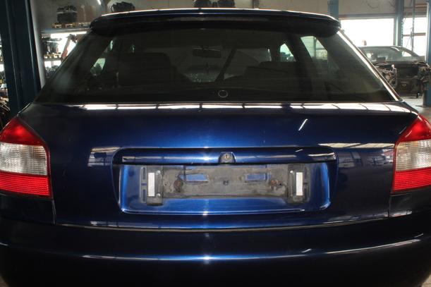 Foto: HECKKLAPPE/ HECKDECKEL ( BIS 1999 / PNEUMATISCHE ZV ) eines Audi A3 1.8 GL
