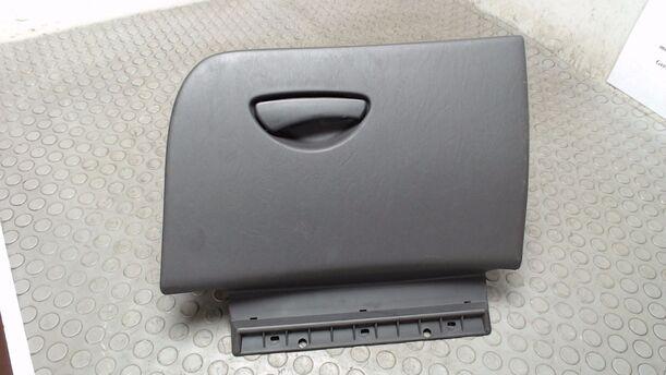 Foto: HANDSCHUHFACH eines Ford Focus GL