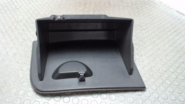 Foto: HANDSCHUHFACH eines Ford Focus GL