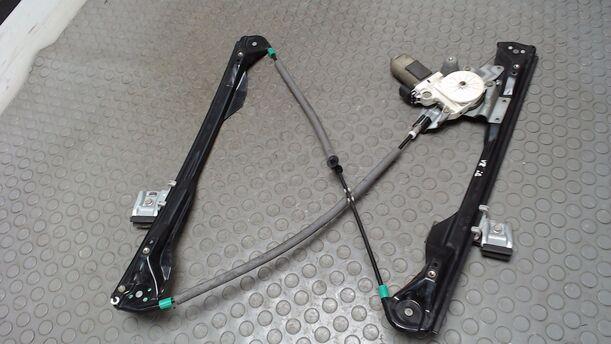 Foto: FENSTERHEBER VORN RECHTS eines Ford Focus GL