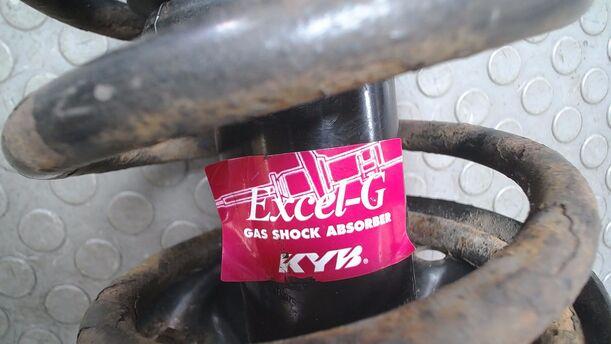 Foto: FEDERBEIN VORN LINKS ( ROSTIG ) eines Audi A3 1.8 GL