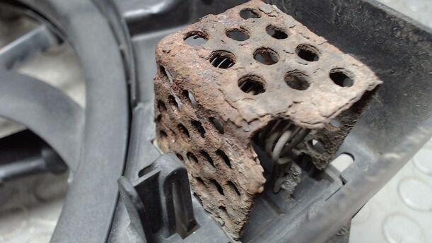 Foto: ELEKTROLÜFTER / GEBLÄSE ( FÜR KLIMAANLAGE ) eines Ford Focus GL