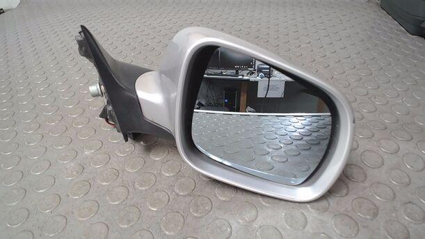 Foto: AUSSENSPIEGEL ELEKTRISCH VERSTELLBAR RECHTS ( FARBE UNBEK. ) eines Audi A3 1.8 GL