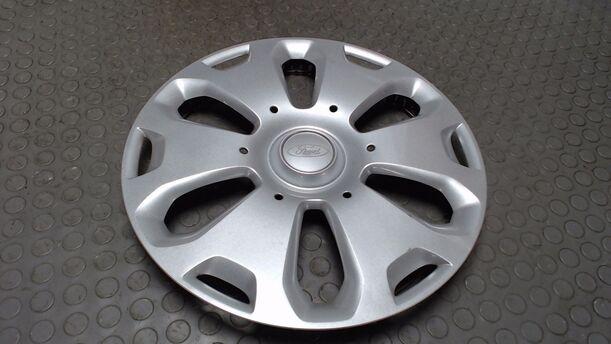 Foto: EINZELNE RADKAPPE / RADDECKEL 14 ZOLL eines Ford Focus GL