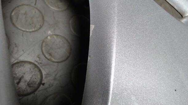 Foto: EINZELNE RADKAPPE / RADDECKEL 14 ZOLL eines Ford Focus GL