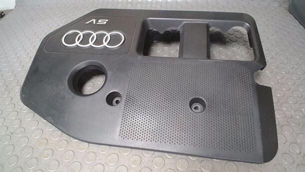 Foto: MOTORABDECKUNG/ MOTORVERSCHALUNG OBEN eines Audi A3 1.8 GL