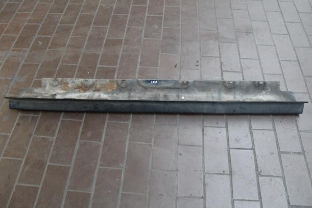 Foto: SCHWELLERBLENDE LINKS eines BMW X5 3.0 d GL