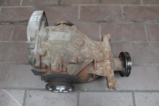 Foto: HINTERACHSGETRIEBE / DIFFERENTIAL eines BMW X5 3.0 d GL