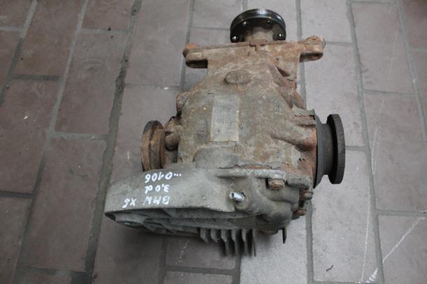 Foto: HINTERACHSGETRIEBE / DIFFERENTIAL eines BMW X5 3.0 d GL