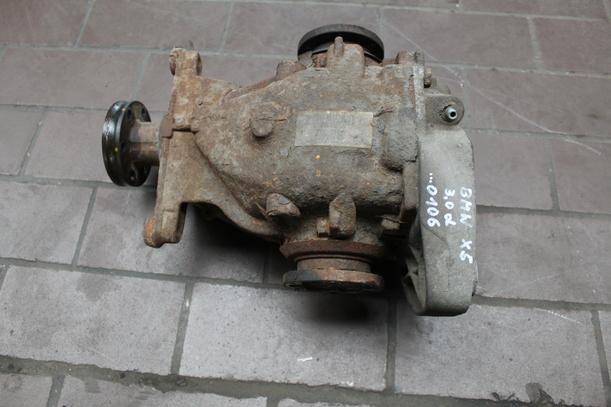 Foto: HINTERACHSGETRIEBE / DIFFERENTIAL eines BMW X5 3.0 d GL