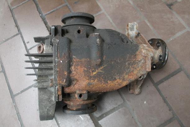 Foto: HINTERACHSGETRIEBE / DIFFERENTIAL eines BMW X5 3.0 d GL