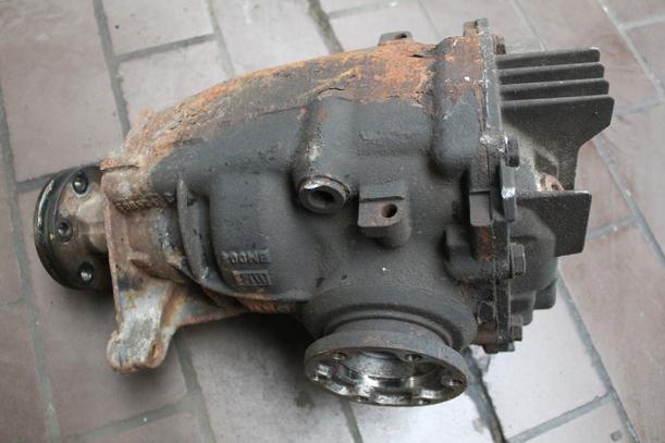 Foto: HINTERACHSGETRIEBE / DIFFERENTIAL eines BMW X5 3.0 d GL