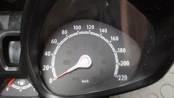 Foto: TACHOEINHEIT / KOMBIINSTRUMENT eines Ford Fiesta 1.25 GL