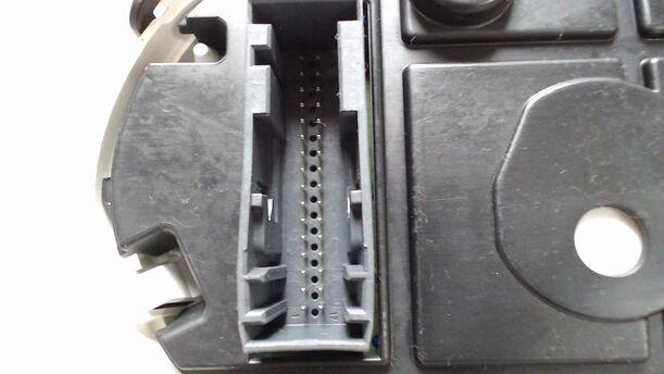 Foto: TACHOEINHEIT / KOMBIINSTRUMENT eines Ford Fiesta 1.25 GL