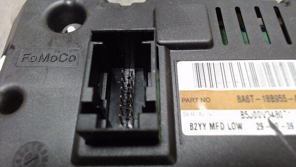 Foto: BORDCOMPUTRER / DISPLAY / BILDSCHIRM eines Ford Fiesta 1.25 GL