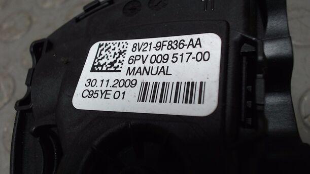 Foto: GASPEDAL ( BENZIN ) eines Ford Fiesta 1.25 GL
