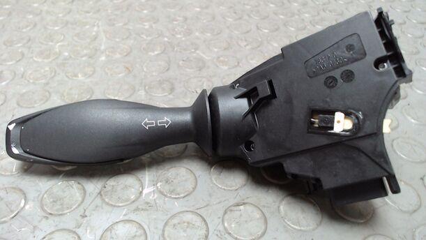 Foto: BLINKSCHALTER / KOMBISCHALTER eines Ford Fiesta 1.25 GL