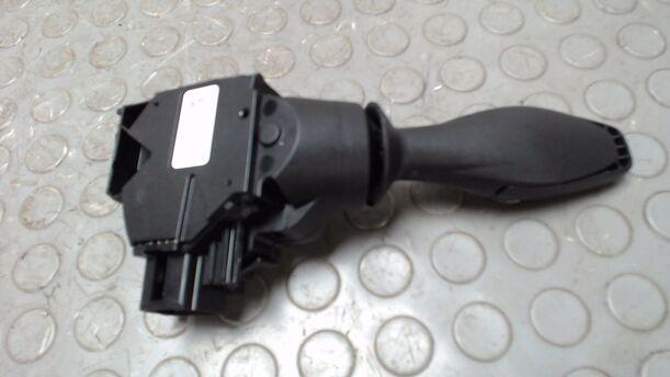 Foto: BLINKSCHALTER / KOMBISCHALTER eines Ford Fiesta 1.25 GL