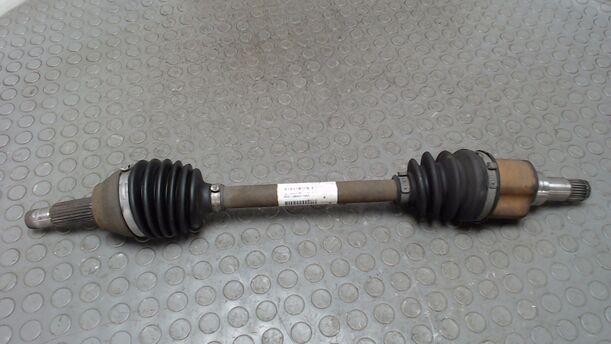 Foto: ANTRIEBSWELLE VORN LINKS eines Ford Fiesta 1.25 GL
