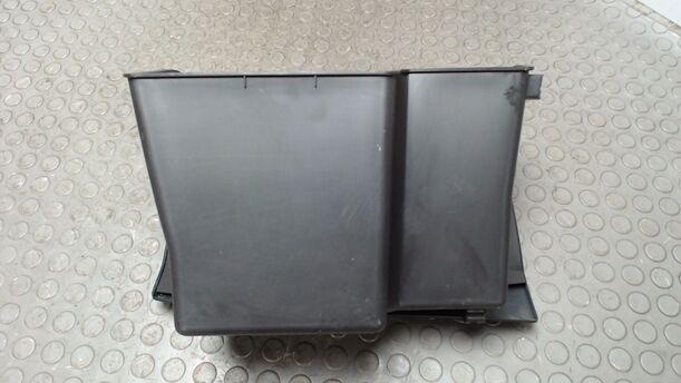 Foto: HANDSCHUHFACH eines Ford Fiesta 1.25 GL