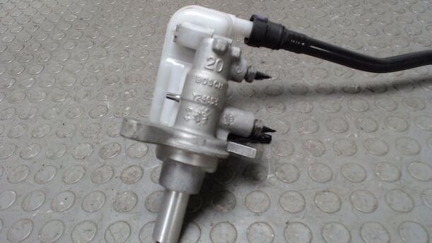 Foto: HAUPTBREMSZYLINDER eines Ford Fiesta 1.25 GL