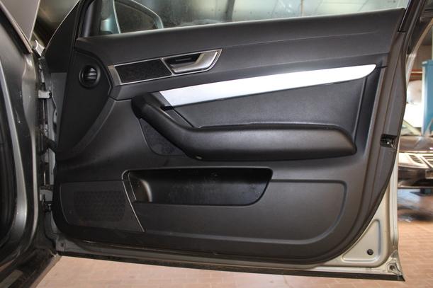 Foto: TÜR VORN RECHTS ( AVANT ) eines Audi A6 allroad quattro 2.7 TDI tiptronic DPF GL
