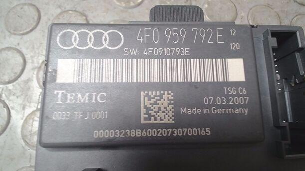 Foto: TÜRSTEUERGERÄT VORN RECHTS eines Audi A6 allroad quattro 2.7 TDI tiptronic DPF GL