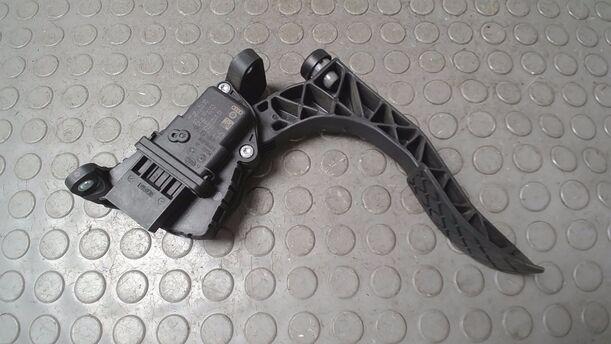 Foto: GASPEDAL eines Audi A6 allroad quattro 2.7 TDI tiptronic DPF GL