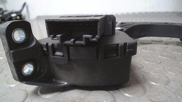 Foto: GASPEDAL eines Audi A6 allroad quattro 2.7 TDI tiptronic DPF GL