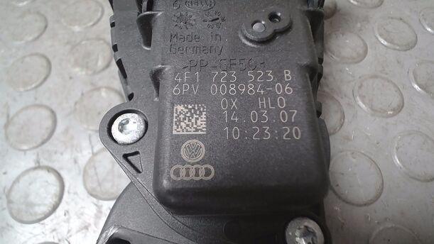 Foto: GASPEDAL eines Audi A6 allroad quattro 2.7 TDI tiptronic DPF GL