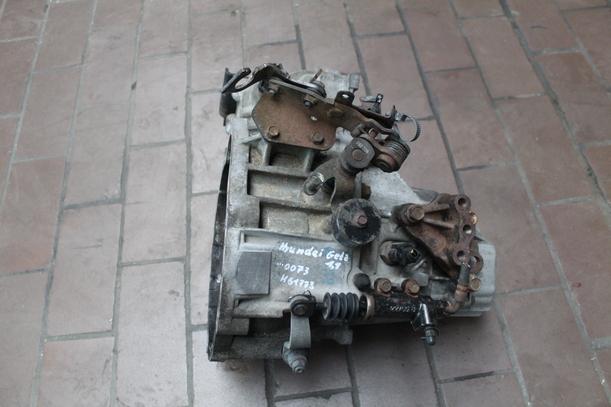 Foto: SCHALTGETRIEBE 5-GANG eines Hyundai Getz 1.1 GL