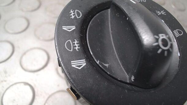 Foto: LICHTSCHALTER eines Audi A6 allroad quattro 2.7 TDI tiptronic DPF GL