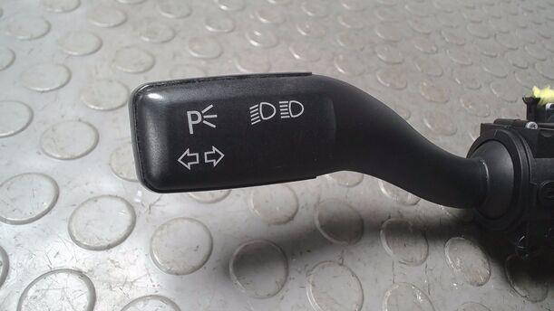 Foto: BLINKSCHALTER/ KOMBISCHALTER eines Audi A6 allroad quattro 2.7 TDI tiptronic DPF GL