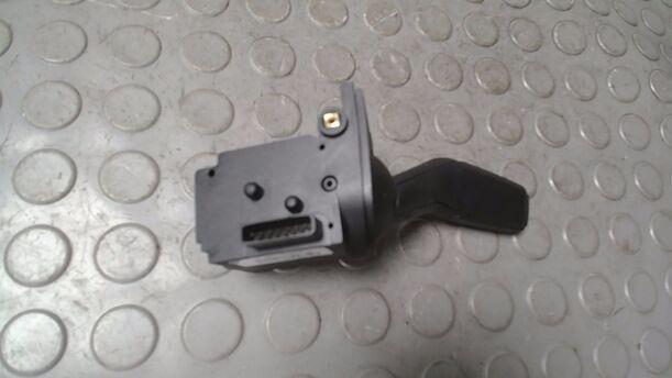 Foto: SCHALTER TEMPOMAT/ TEMPOMATSCHALTER eines Audi A6 allroad quattro 2.7 TDI tiptronic DPF GL