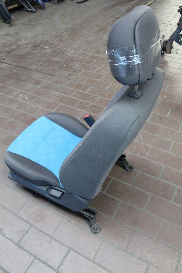Foto: FAHRERSITZ / SITZ VORN LINKS eines Kia Picanto 1.1 GL
