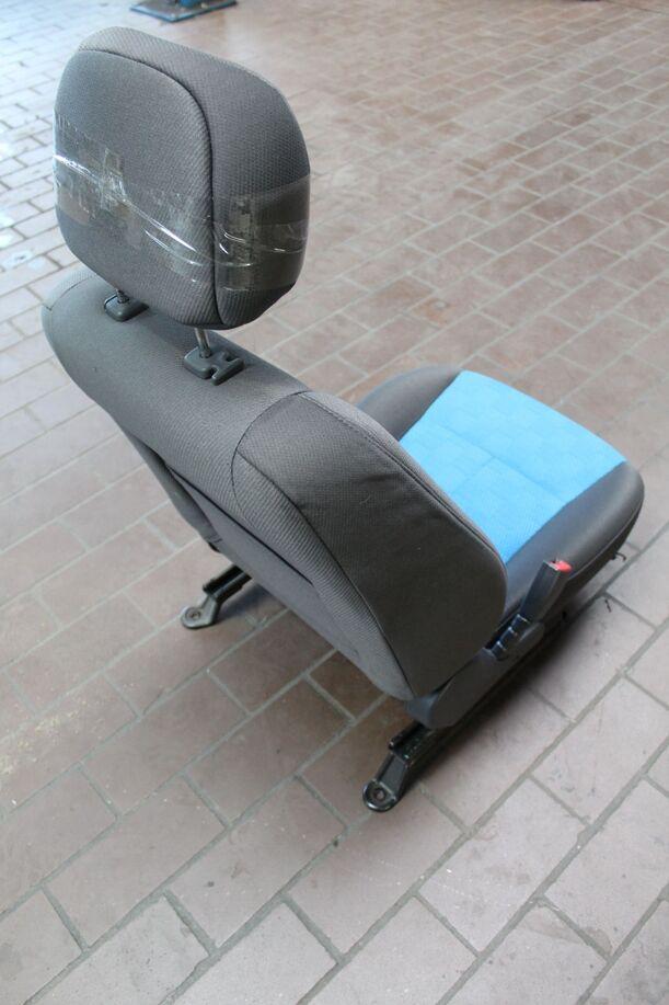 Foto: FAHRERSITZ / SITZ VORN LINKS eines Kia Picanto 1.1 GL