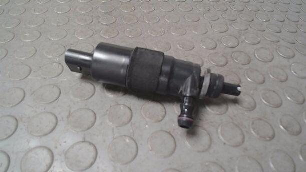 Foto: WASCHPUMPE SCHEINWERFERREINIGUNG eines Audi A6 allroad quattro 2.7 TDI tiptronic DPF GL
