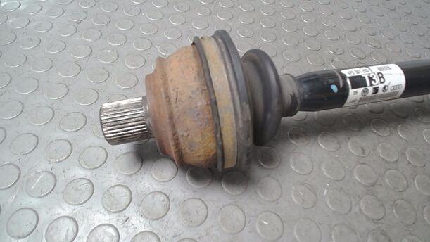 Foto: ANTRIEBSWELLE HINTEN LINKS ( QUATTRO ) eines Audi A6 allroad quattro 2.7 TDI tiptronic DPF GL