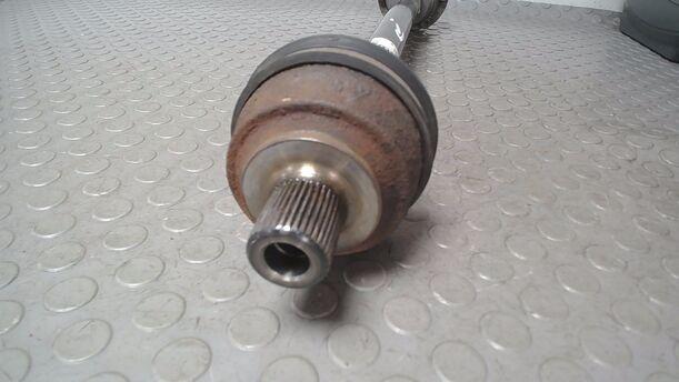 Foto: ANTRIEBSWELLE HINTEN RECHTS ( QUATTRO ) eines Audi A6 allroad quattro 2.7 TDI tiptronic DPF GL