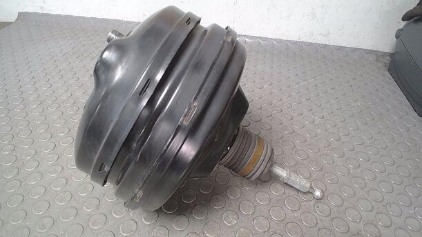 Foto: BREMSKRAFTVERSTÄRKER eines Audi A6 allroad quattro 2.7 TDI tiptronic DPF GL
