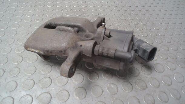 Foto: BREMSSATTEL HINTEN LINKS ( TRW / ELEKTRISCH ) eines Audi A6 allroad quattro 2.7 TDI tiptronic DPF GL