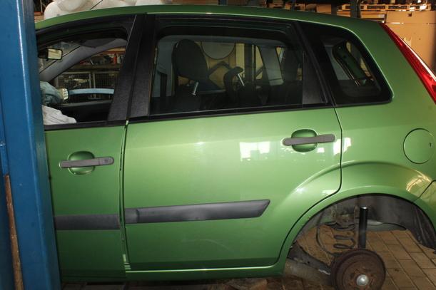 Foto: TÜR HINTEN LINKS eines Ford Fiesta 1.4 GL