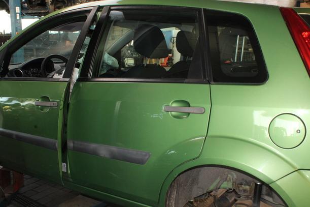 Foto: TÜR HINTEN LINKS eines Ford Fiesta 1.4 GL
