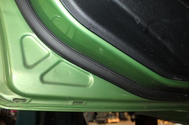 Foto: TÜR HINTEN LINKS eines Ford Fiesta 1.4 GL