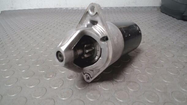 Foto: ANLASSER / STARTER  BOSCH eines Opel Agila 1.0 12 V GL
