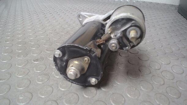 Foto: ANLASSER / STARTER  BOSCH eines Opel Agila 1.0 12 V GL